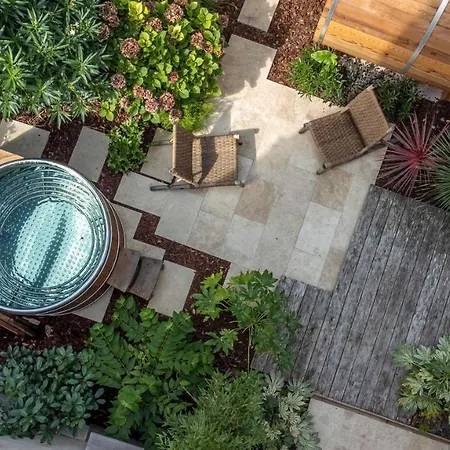 Escale Rochelaise, Urbain Avec Bain Nordique Et Sauna Tonneau Holiday home