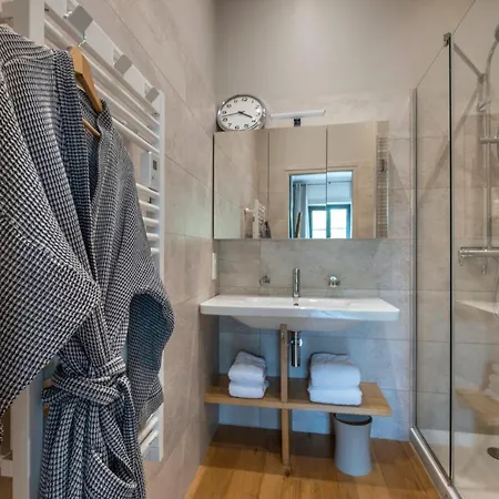 Escale Rochelaise, Urbain Avec Bain Nordique Et Sauna Tonneau Holiday home *